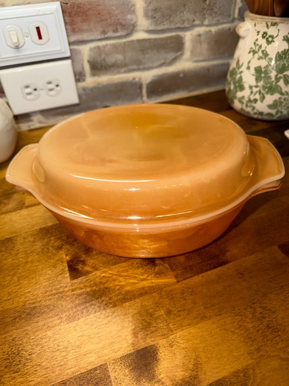 Vintage 1950’s-1960’s Anchor Hocking Amber Glass Covered Casserole Dish - Picture 2 of 5